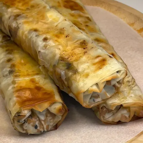 Bastoncini di pasta fillo · 30 min, 258 kcal